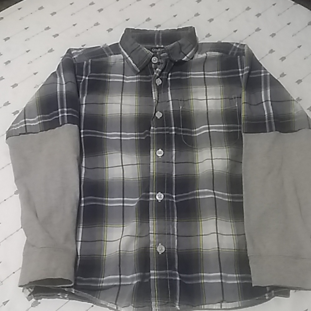Little boys plaid long sleeve button down shirt.